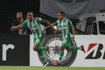 Libertad avanzó a la fase de grupos tras ganar 5-4 en los penales. Bocanegra fue quien falló en Nacional.