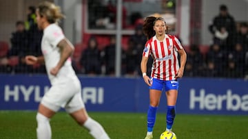 Xènia Pérez, durante un partido con el Atlético.