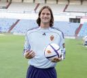 El Zaragoza presenta al portero Leo Franco