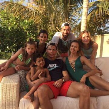 Cristiano Ronaldo disfruta con su familia.