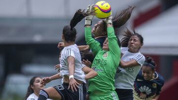 Foto de acci&oacute;n durante el partido Am&eacute;rica vs Tigres, correspondiente a la semifinal de vuelta del Torneo Clausura 2018 de la Liga Femenil MX, en las instalaciones del Estadio Azteca.