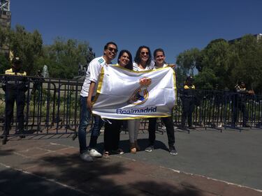 El Real Madrid se coronó campeón de Europa por decimotercera ocasión en su historia y sus fanáticos mexicanos celebraron en la réplica de la Cibeles ubicada en la Ciudad de México. 