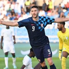 Modric tira de Croacia