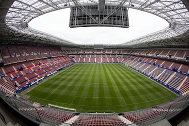 El Sadar está actualmente en obras para convertirse en un estadio espectacular. Osasuna abrió a concurso la adjudicación de la reforma del estadio y el ‘Muro Rojo’ resultó ganador. Se trata de un proyecto que costará entre 16 y 19 millones de euros, que afecta a las gradas y a la fachada, y que aumentará el aforo permitido hasta los 23.500 espectadores, seis mil más. Estará listo a principios de la próxima temporada. 
