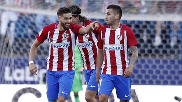 Carrasco y Correa, tras un gol del Atlético de Madrid.