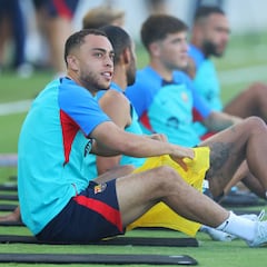 Sergiño Dest, protagonista en la visita del FC Barcelona a Miami