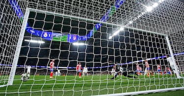 2-1. Brahim Díaz recibe el balón dentro del área, encara a José María Giménez, se va y finaliza con un disparo raso al palo largo de Jan Oblak para marcar el segundo.