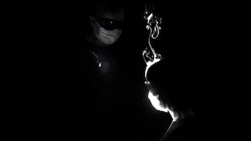 El vídeo que muestra la propagación de la COVID con una mascarilla mal ajustada