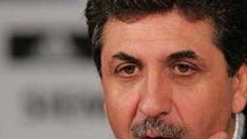 <b>GANAR.</B> El entrenador del Real Madrid asegura que necesitan la victoria y su único pensamiento es ganar en Málaga.