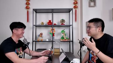 Jianjun Yin y Chickenpapi conversando en su podcast