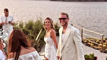 Así ha sido la espectacular boda de Karius: ‘fiesta blanca’ y ceremonia en una isla