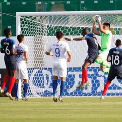 Fierro: "Yo creo que no fue penal"