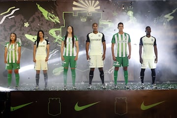 Atlético Nacional presentó su nueva camiseta con la que enfrentará la Copa Libertadores, la Liga Águila y la Superliga.