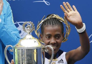 Cherono y Degefa devuelven a África la Maratón de Boston