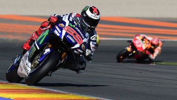 Lorenzo se lleva la última carrera antes de dejar Yamaha