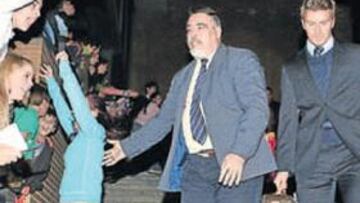 <b>PASIÓN POR BECKHAM. </b>Dos mil personas recibieron al Madrid. Beckham fue el más aclamado.