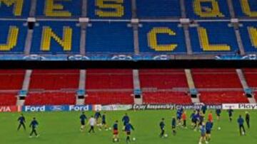 <b>EL BASILEA YA CONOCE EL CAMP NOU. </b>Los jugadores del equipo suizo se entrenaron ayer en el escenario del choque de esta noche.