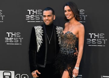 Dani Alves y Joana Sanz.