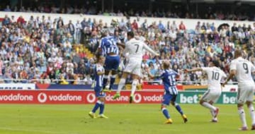 20/09/14 - Cristiano marca de cabeza ante el Deportivo de la Coruña.