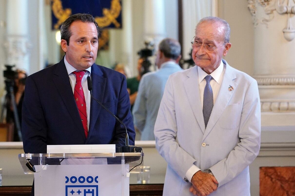 Kike Pérez, director general del Málaga conelalcalde,Francisco de la Torre,