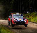Ott Tanak lidera contra pronóstico en Finlandia