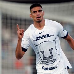 Pumas golea a Santos y se mantiene en los primeros lugares de Liga MX