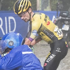 Lo que la tele no enseñó de las caídas de Superman López y Primoz Roglic en Andorra