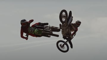 Andreu Lacondeguy y Julien Vanstippen practicando FMX en Barcelona.