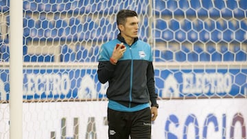 Daniel Torres espera volver a la titular y ser protagonista en el Alavés de España.