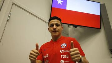 Alexis Sánchez: "Claudio Bravo es el capitán y tiene las puertas abiertas de la Selección"