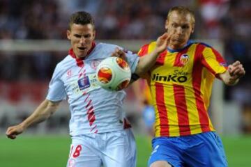 Antes de ser jugador del equipo che, el Valencia era su rival favorito cuando jugaba con el Sevilla.