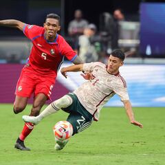 Uriel Antuna se queda sin playera luego de pleito ante Panamá