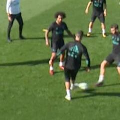 ¡Cristiano, sin piedad! Si te hacen un caño así te dan ganas de irte...