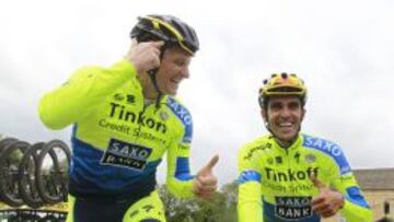 Oleg Tinkov, el patr&oacute;n del equipo, sali&oacute; a rodar en bici con Alberto Contador, jefe de filas.
 