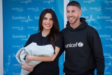 Pilar Rubio y Alejandro abandonan el hospital junto a Ramos y sus dos otros hijos