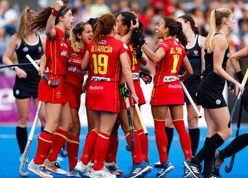 Las RedSticks celebran el primero.