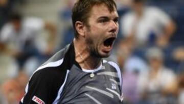 Stan Wawrinka celebra su clasificación a la siguiente ronda.