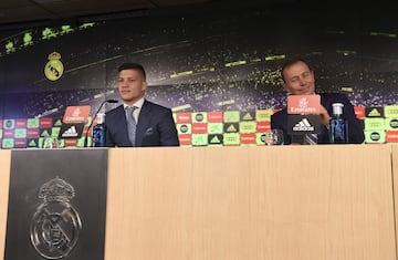 Luka Jovic gives his first press conference as a Real Madrid player. The player was joined by Emilio Butragueño.