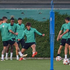 Valverde alista a todos sus disponibles para Palma