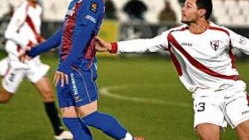 <b>DESAPARECIDO. </b>El Huesca fue el peor visitante de la temporada en una Ciudad Deportiva casi desierta en la jornada de ayer.