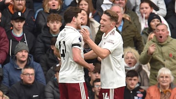 Viktor Gyökeres and Declan Rice are on target as Arsenal down Burnley to extend their lead at the top of the Premier League.