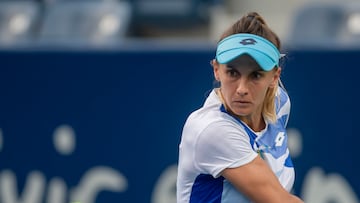 AME8530. MONTERREY (MÉXICO), 28/02/2023.- La tenista de Ucrania Lesia Tsurenko devuelve una bola ante la jugadora croata Dona Vekic hoy, durante un partido de la jornada 2 del Abierto de Tenis de Monterrey que se celebra en Monterrey (México). EFE/Miguel Sierra
