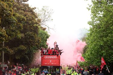 La ciudad de Liverpool volcada con el conjunto Red tras conseguir el vigésimo titulo de liga de su historia.