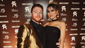 S&aacute;ul El Canelo &Aacute;lvarez con una joven en un local de Las Vegas tras su triunfo frente a Gennady Golovkin.