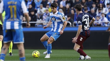 Riki: “Creo en los círculos en el fútbol y en la vida. Debuté en Riazor y ascendí en Riazor; me espera algo bonito aquí”