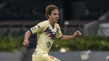 Sebastián Córdova se estrenó en el Clásico Nacional