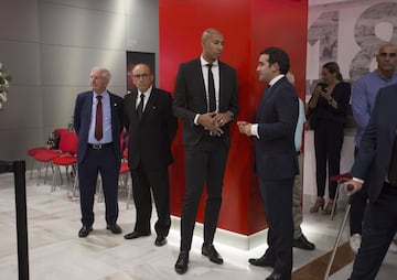 Former Sevilla player Steven Nzonzi (centre).