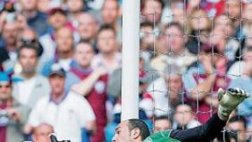 El portero del Liverpool Reina