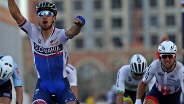Peter Sagan quiso mandar un mensaje de ánimo a Mark Cavendish con este original mensaje fotográfico.