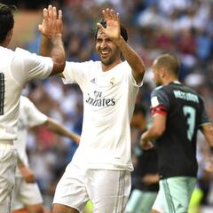 Un espectacular Figo se coló en la fiesta diseñada para Raúl